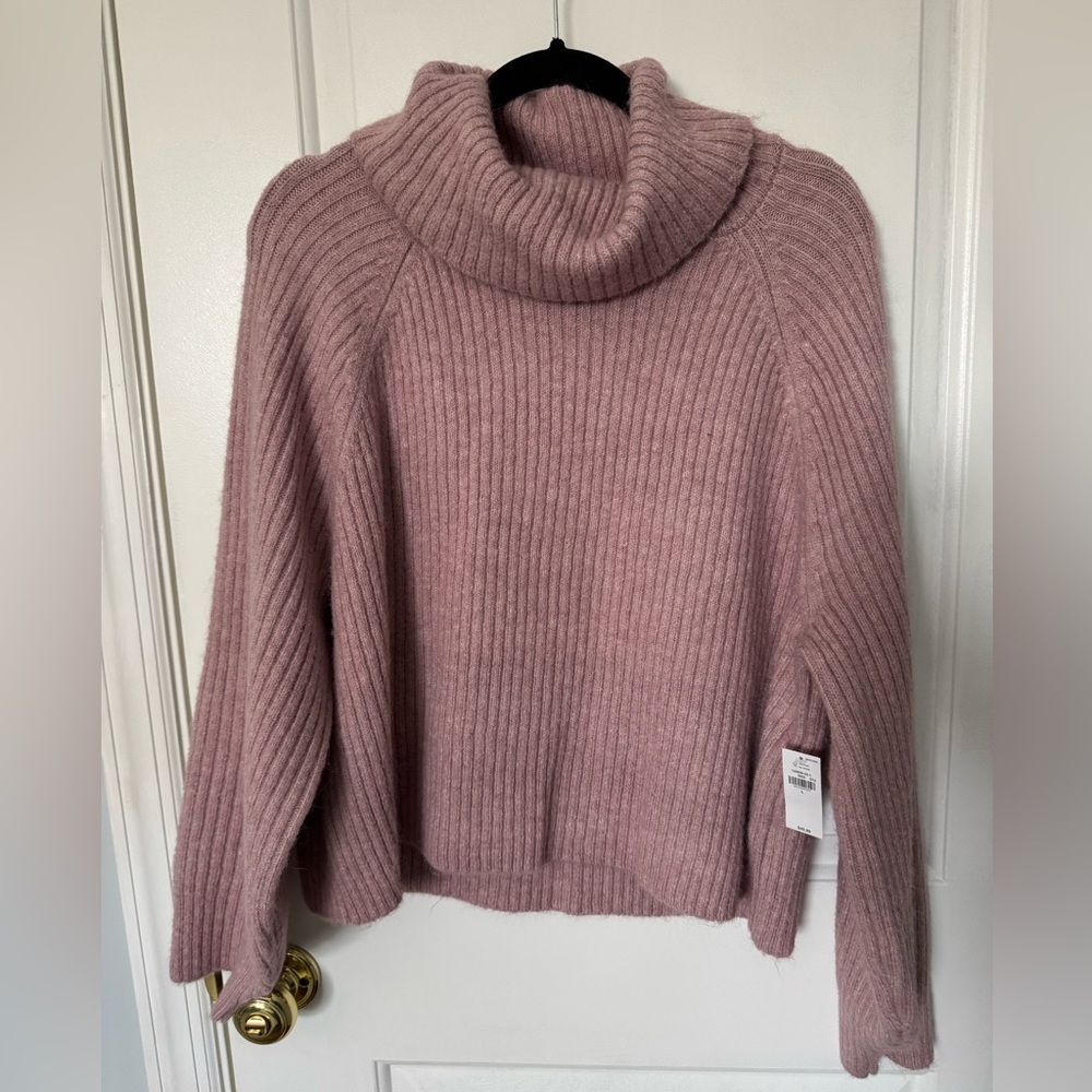 Old Navy Cropped Turtleneck - Mauve